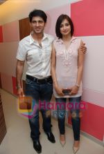 Gauri and Hiten Tejwani at the launch of Pretti Slim in Kandivli on April 10th 2008 (4)